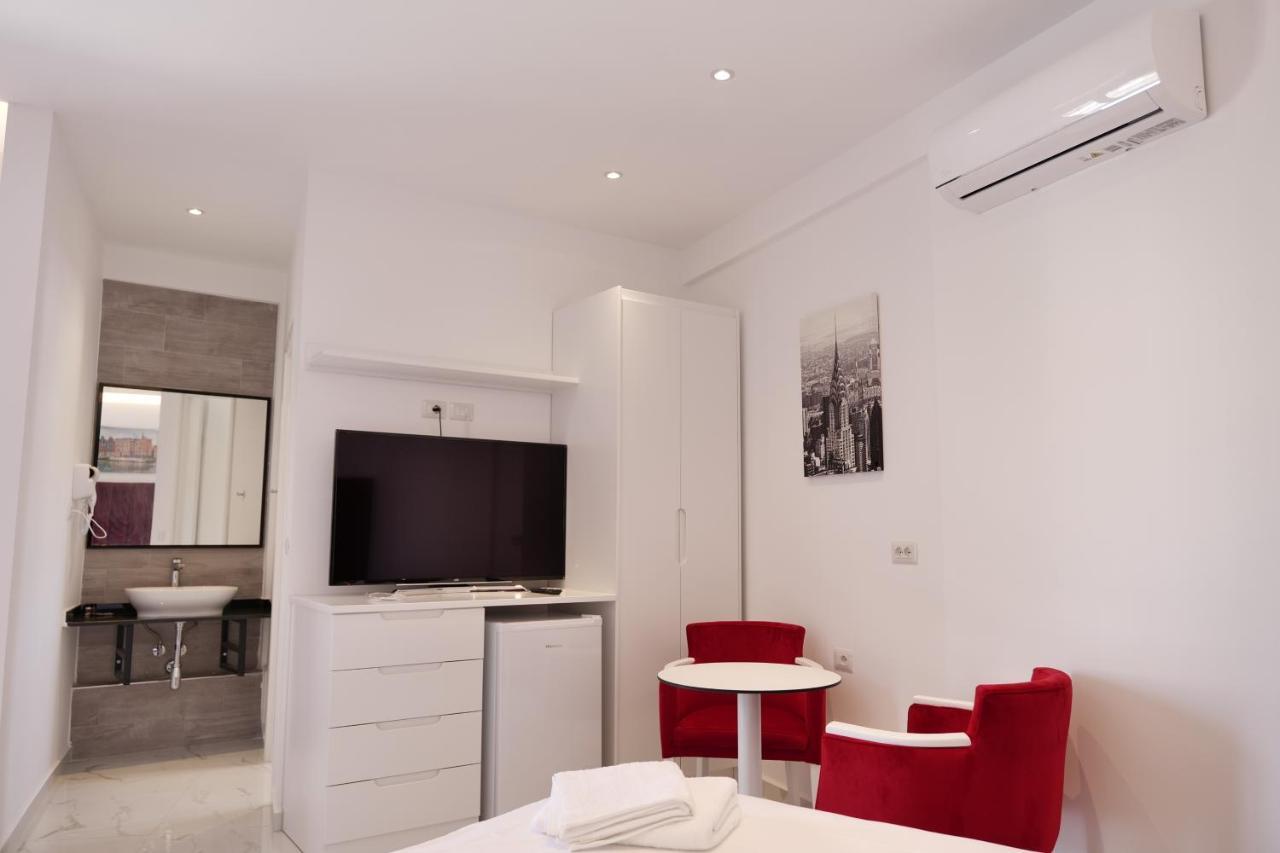 Lumi Hotel Sarandë Eksteriør billede