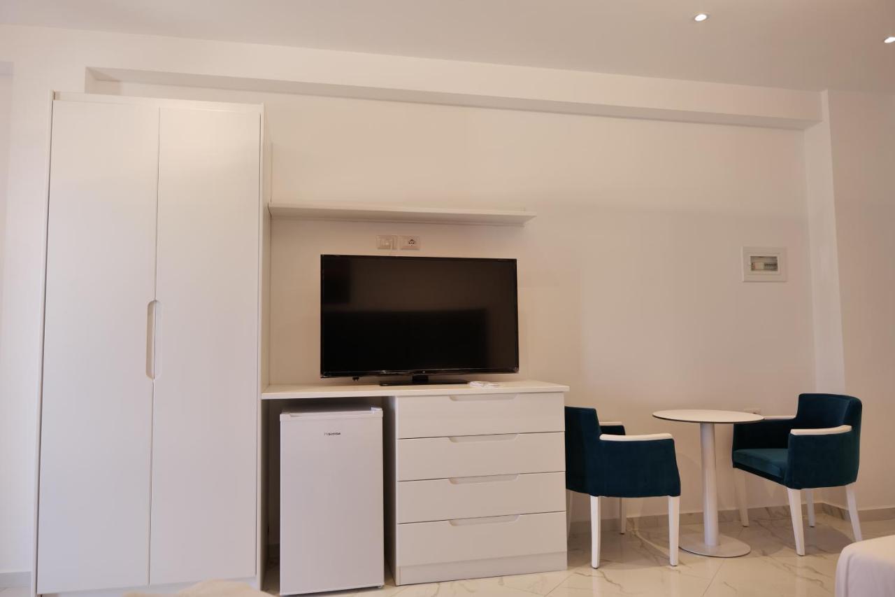Lumi Hotel Sarandë Eksteriør billede